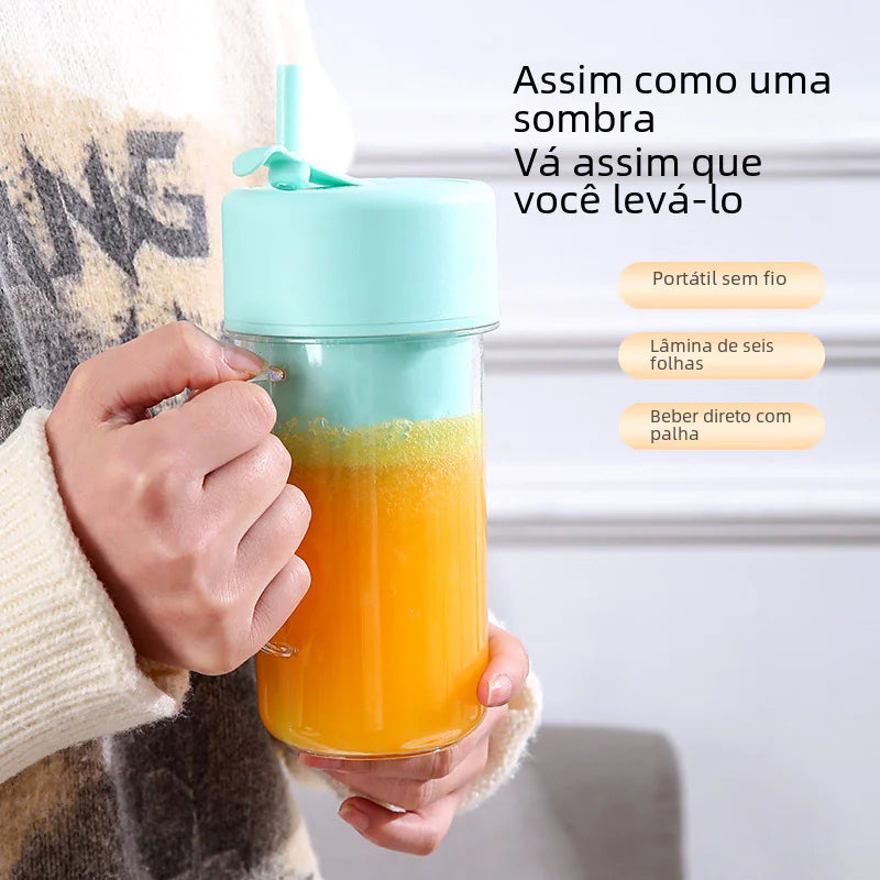 Portable Electric Juicer Cup - Mini Charging Blender
